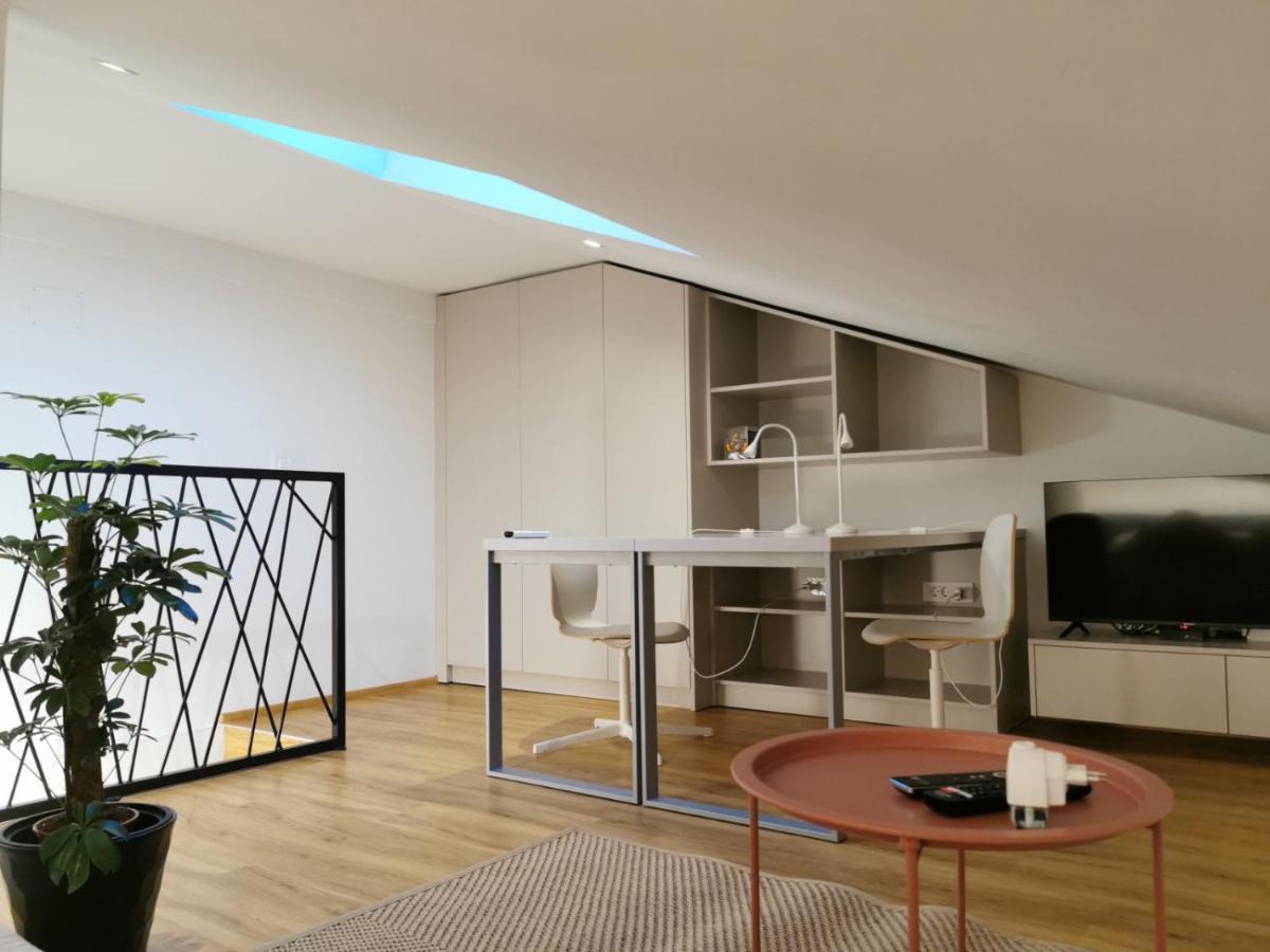 Rainbow Apartment, Koper Luaran gambar